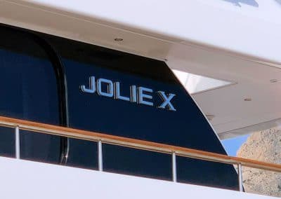 Yachtsign-Joliex-RVS-plus-led-in-HOOGGLANS1